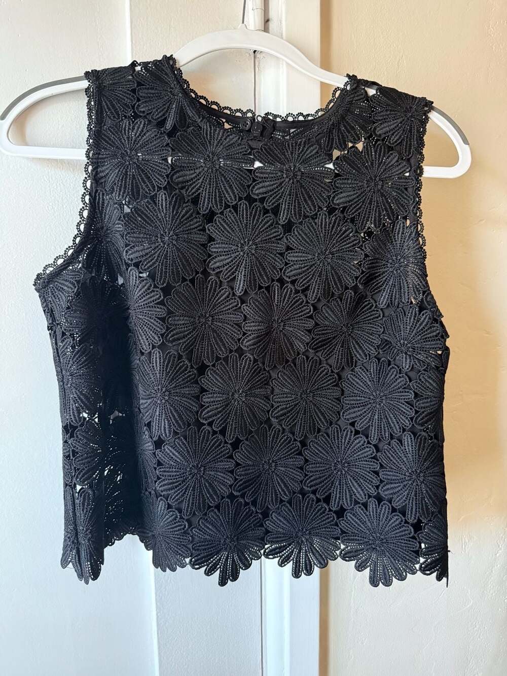 Kate Spade New York Black Daisy Lace Shell Sleeveless Top